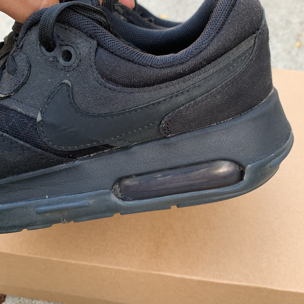 Nike Kids Black Sneakers - Youth Size 5.5 - Picture 6 of 10